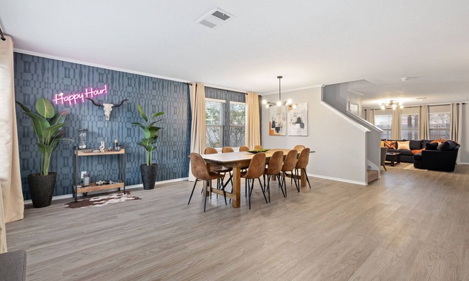 Grand Prairie House | Epic Fun Luxury 4 BR in DFW w/Casino & Lounge!