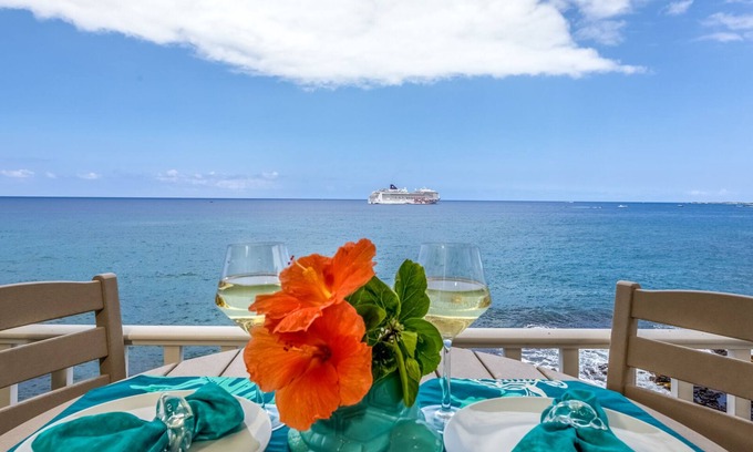 Historic Kailua Village Condo | π EPIC Oceanfront Condo at Hale Kona Kai #403, TOP FLOOR, ELEVATOR, CENTRAL AC π¬
