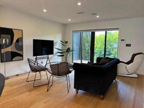 Epsom House | Epsom Tidy House Unit 5