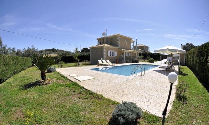 Dafnata House | ERATO-EXCLUSIVE