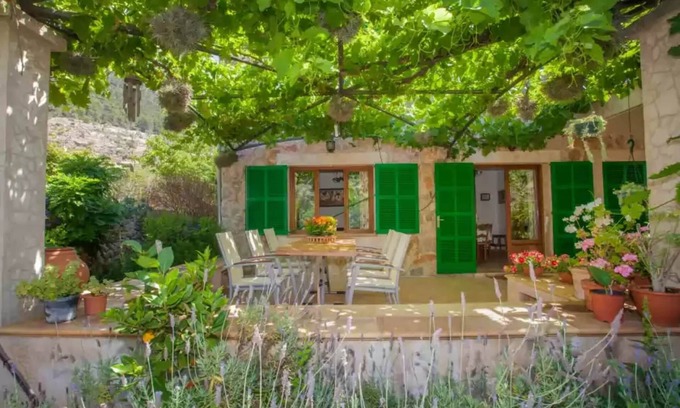 Valldemossa Ski Chalet | Eremus - House In Valldemossa. Free Wifi