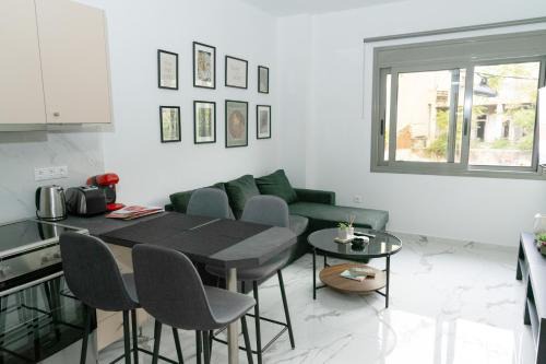 Psirri Apartment | Ermis apartment