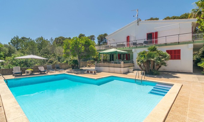 Es Carregador House | ES PINS - Nice flat with shared pool and very close to the beach. Free WiFi.
