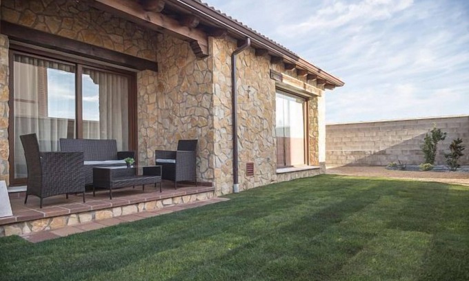 Tabladillo Cottage | Self catering AT Blanca de Navarra for 14 people