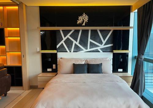 Bonifacio Global City Apartment | Escape 1BR One Uptown BGC w/Sound System