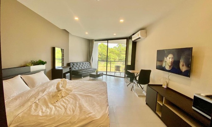 Mae Pim Apartment | Escape Condominium by Vanida
