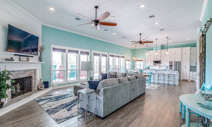 Port Bolivar House | Escape | Gulf Views | Tiki Bar | Sleeps 14