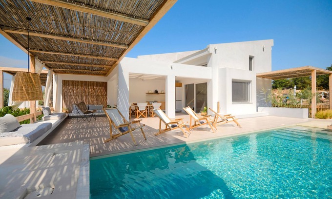 Olympiada Villa | Escape to Aristi Ena, your hillside haven in Halkidiki’s stunning Olympiada