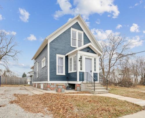 Marinette House | Escape to Beautiful Marinette