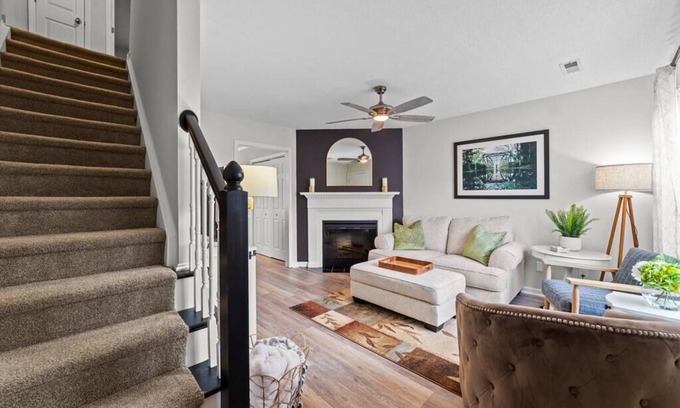 Greenville Apartment | Escape to ENC - 2 BR Townhouse