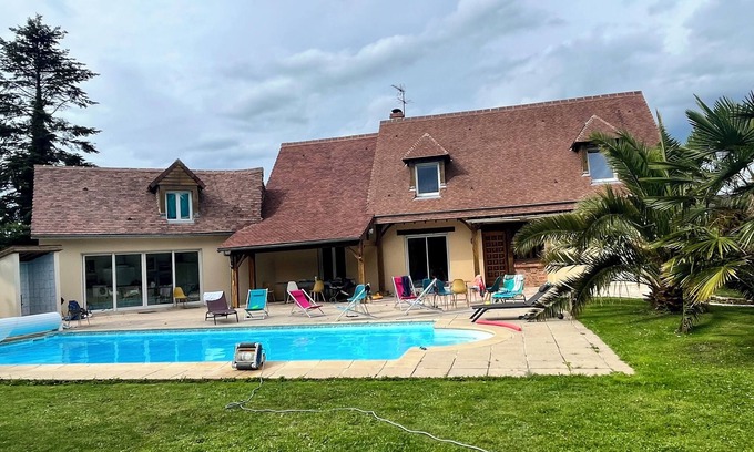 Ouistreham Bed & Breakfast | Escape to Normandy: 220 m² house with swimming pool in Ouistreham on 3000 m² of land