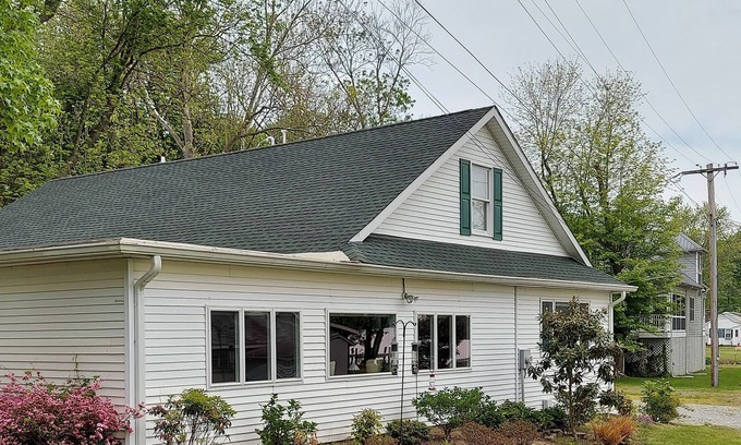 Perryville Cottage | Escape to relax or enjoy the River