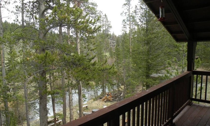 Crystal Lake Cabin | Escape to River Song Refuge~On the N. Fork of the Cache la Poudre River!
