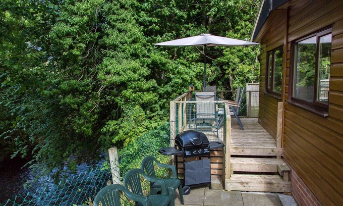 Lasswade Apartment | Esk Lodge with River View at Kevock Vale Park