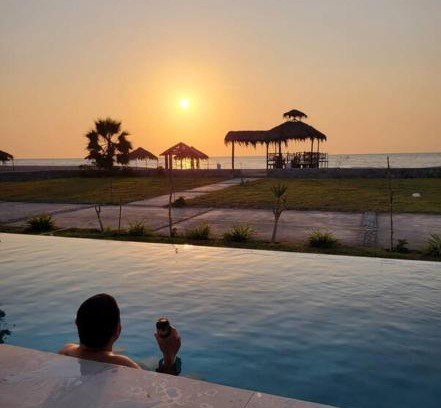 Asia House | Espectacular casa frente al mar 1era fila con piscina privada