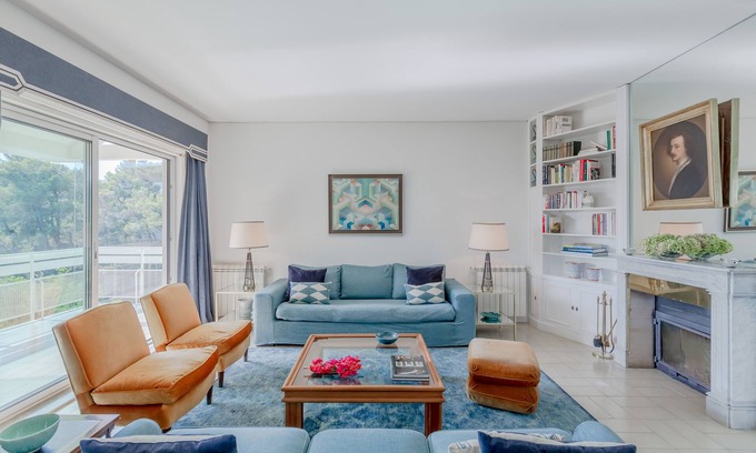 Estoril House | Estoril house with pool 700 m from the beach prime area recent refurbishment