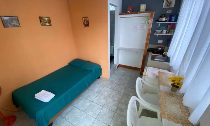 Guayaquil Apartment | Estudio en Garzota Con Cocina. Independiente