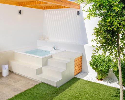 Ireon Villa | ETHOS Luxury Home - Seaview Villa with Hot-Tub!