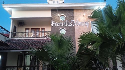 Nuhu Roa House | Everardus Mantap Guest House