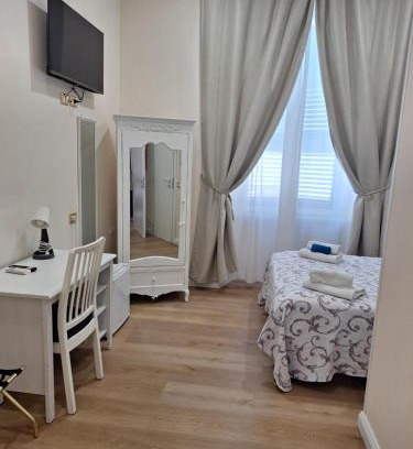 Rione XVIII Castro Pretorio House | Evergreen