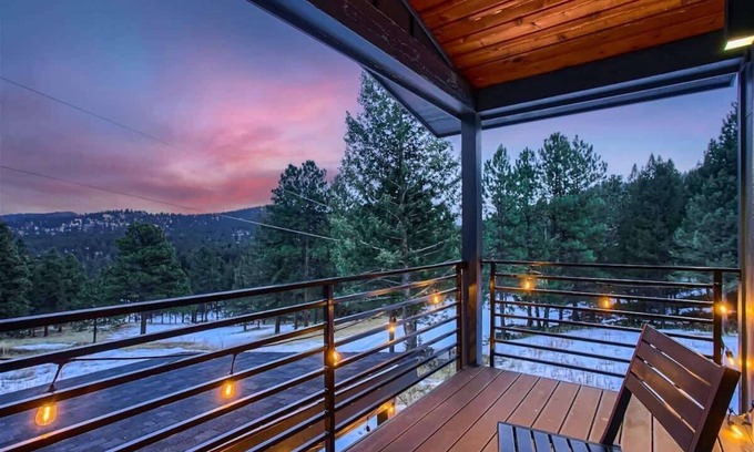 Evergreen Meadows House | Evergreen's Modern Cabin. 20Acres/Seclusion/Creek!