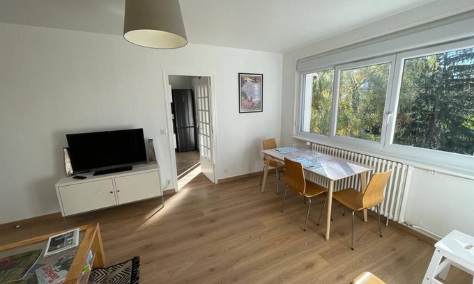 Evian-les-Bains Apartment | π Evian Vue Lac Location Vacances π