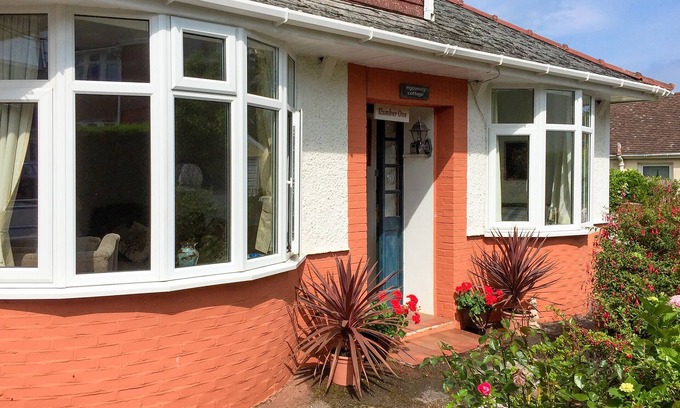 Ewenny Cottage | EWENNY COTTAGE, pet friendly, with open fire in Bridgend