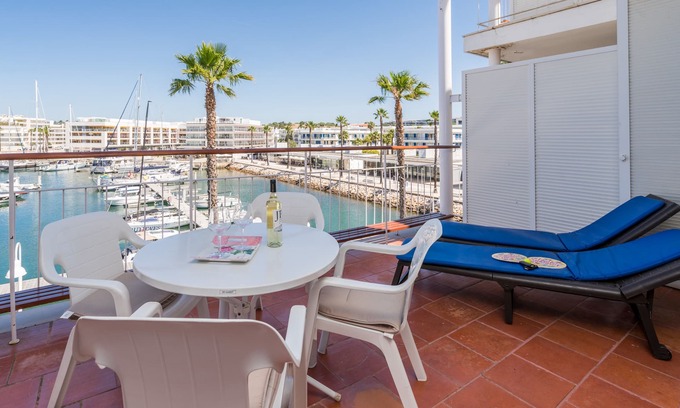 Lagos Apartment | Excellent Duplex Apartment on the first line of the Lagos Marina
