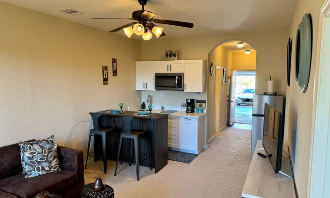 Clodine House | Excellent location house Cozy 2 king bed 2 bedroom house in Lakes of Bella Terra