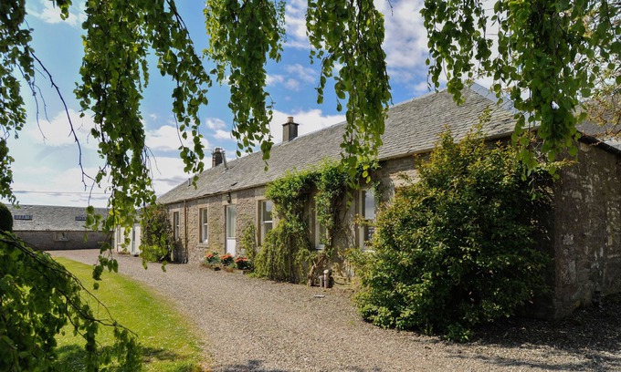 Doune Cottage | Exceptionally comfortable country cottage, one hour to Edinburgh and Glasgow.
