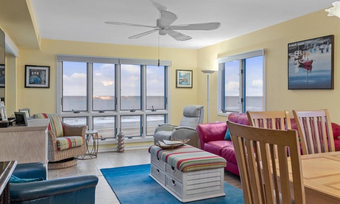 Pine Knoll Shores Condo | Exceptionally Clean 3Br/3Ba Oceanfront Condo in the Heart of the Crystal Coast
