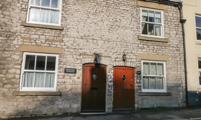 Tideswell Cottage | EXCHANGE COTTAGE, family friendly in Tideswell