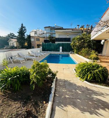 Lloret Blau House | Exclusiva casa con vistas despejadas al mar y piscina privada