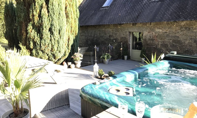 Ploerdut House | Exclusive and Idyllic privately owned village situated within 7 acres of land