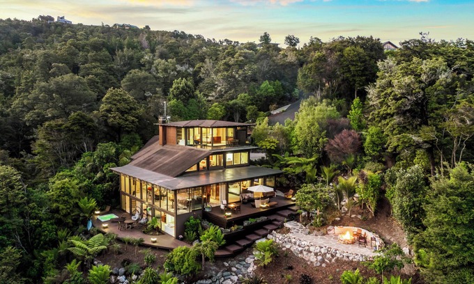 Ngaio Bay Cabin | Exclusive Entire Lodge - Private Beach Access & Stunning Views