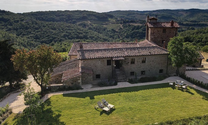 Radda in Chianti Villa | Exclusive Tuscan Winery Escape: Charming Villa with Pool & Breathtaking Views.