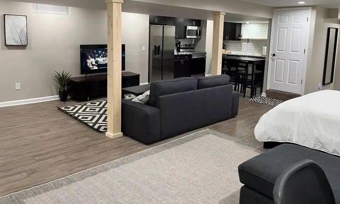 Johnstown Apartment | Executive 1 Bed Studio Near Intel Build Site