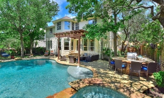 Lower Basin Lake Travis House | Executive Home back to greenbelt