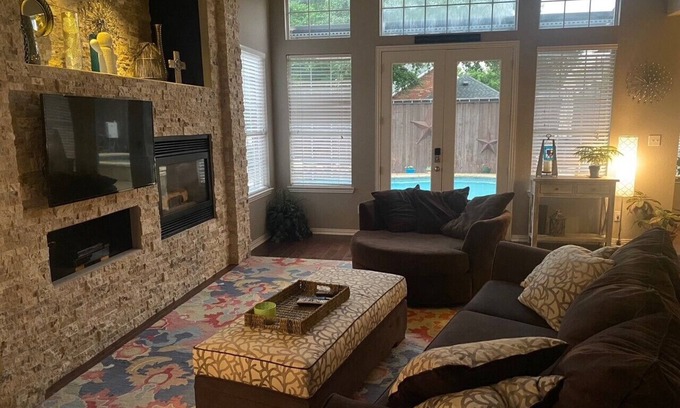 Far North Dallas House | Executive Pool Home in Far North Dallas with Game and Media Room
