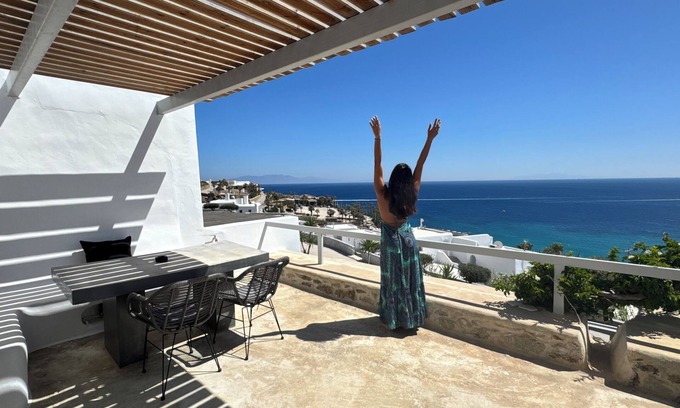 Paradise Apartment | Executive Studio 7-Sea View, Shared Pool and Gym, Pool Bar