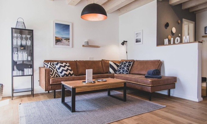 Upleward Apartment | Exklusive Maisonette Ferienwohnung "aafke" im Gulfhof mit Sauna und Wunderschönen Obstgarten -