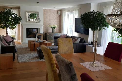 Neckarweihingen Apartment | Exklusive Wohnung mit herrlicher Terrasse und Garten