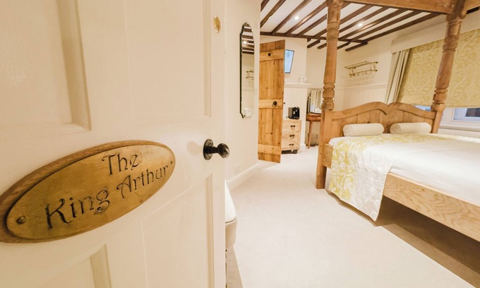 Birchington Hotel | Experience boutique comfort above The Powell pub in Birchington. Stylish en-suite rooms, luxury touches, and a vibrant pub below—perfect for business, couples, or families. Book your coastal escape today!