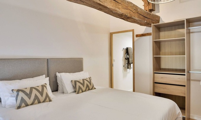 Saint-Sulpice-de-Cognac House | Experience luxury and tranquility at our exquisite gîtes,10 minutes from Cognac.