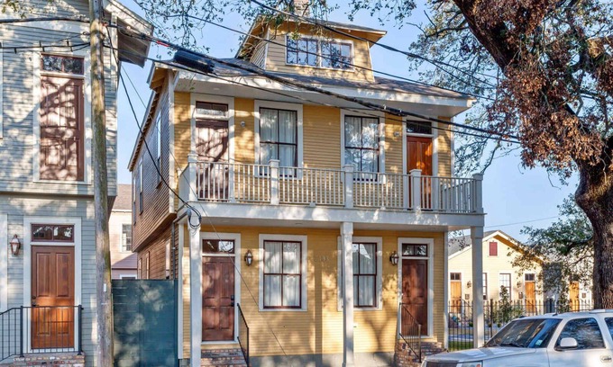 Faubourg Delassize Apartment | Experience New Orleans! 5Bd Rooms 3.5 Bathrooms, Centrally Located