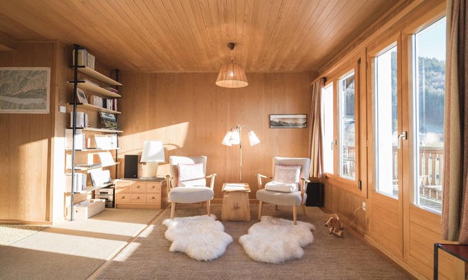 Amden House | "Experience Serenity and Adventure in Our Charming Chalet Engihalde!"