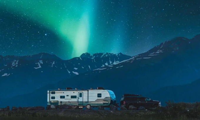 Hinton House | Experience “The RV Life” on our Fully Equipped Camper Trailer