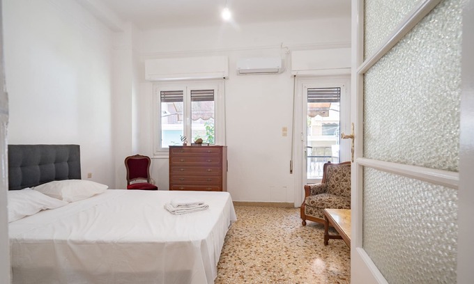 Vyronas Apartment | Explore Athens from a Local Rooftop Apartment