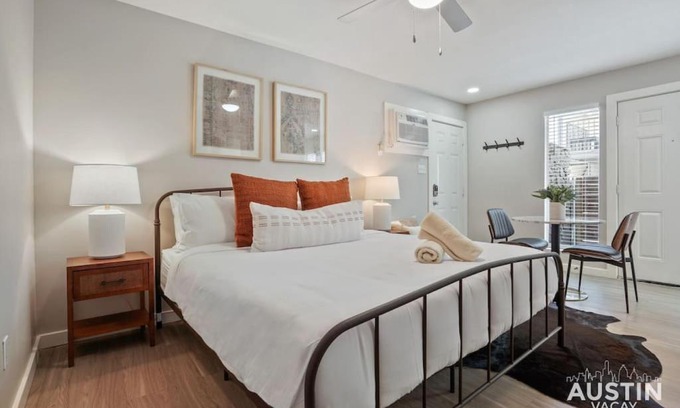 Hyde Park Apartment | Explore Austin Life Studio Near Guadalupe St