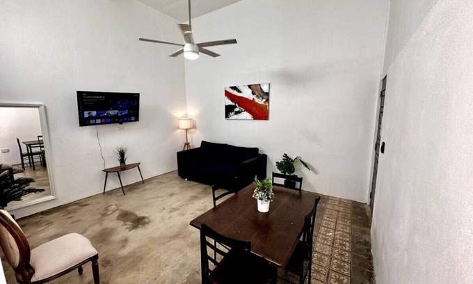 Puerta de Tierra Apartment | Explore Beach, Dining, Nightlife Steps Away